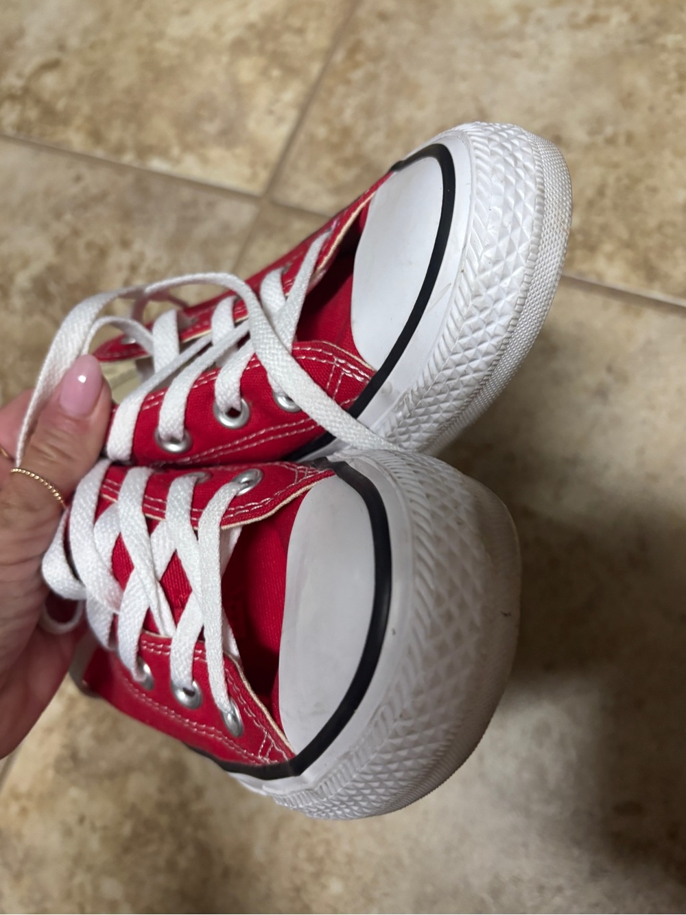 Red Converse sneakers - Picture 2 of 6